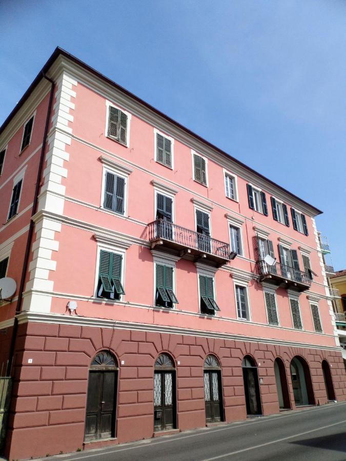 Casa Di Claude 2 Finalmarina Daire Finale Ligure Dış mekan fotoğraf